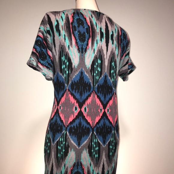 FRANCESCA’s Ikat V-Neck Short Dress ▪️sz M - Picture 4 of 6